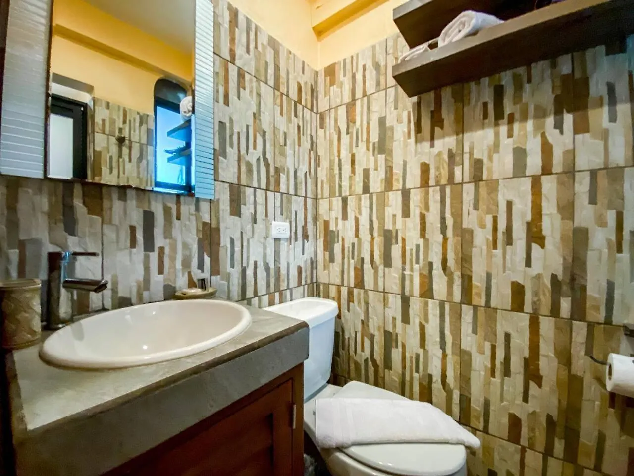 Daire Colorful Hacienda Style 2Br With Pool Steps To Beach Playa del Carmen
