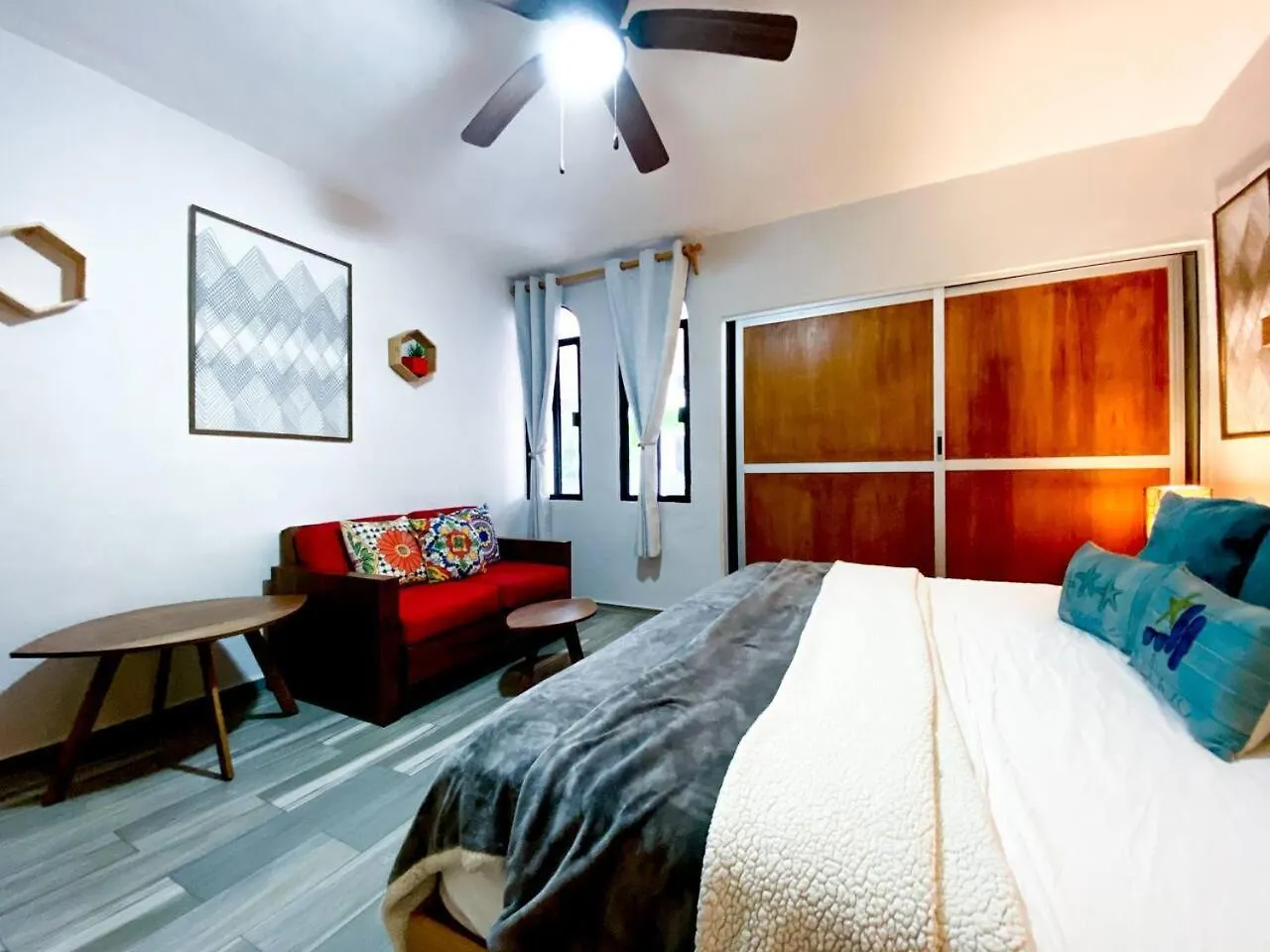 Colorful Hacienda Style 2Br With Pool Steps To Beach Playa del Carmen