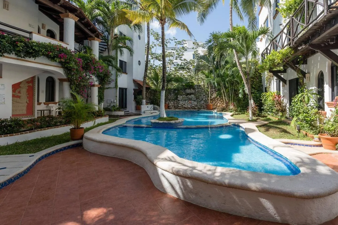 Colorful Hacienda Style 2Br With Pool Steps To Beach Playa del Carmen Daire